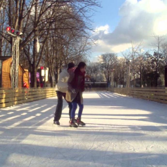 Seasonal fun on the skating rinks of Paris