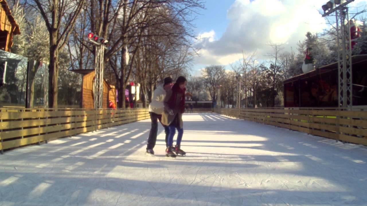 Seasonal fun on the skating rinks of Paris